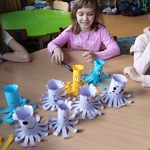 zajecia_w_swietlicy_kwiecien24 (53).jpg