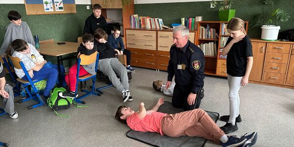 bezpieczenstwo_wazna_sprawa_klasy_4 (11).jpg