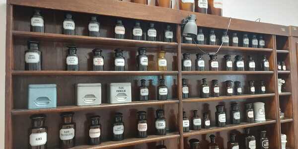 5a_w_muzeum_farmacji (4).jpg