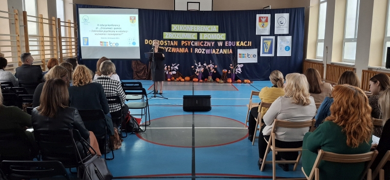 zrozumiec_i_pomoc_konferencja (27).jpg