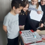 3b_uczniowie_programuja_oboty_7.jpg
