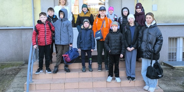 brazowy_medal_i_sportowa_walka_do_konca_reprezentacja_sp7_na_igrzyskach_miasta_w_plywaniu_3.jpg