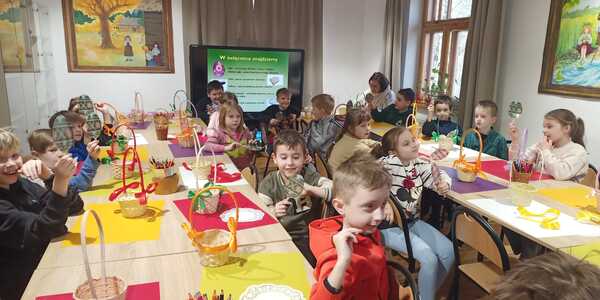 kolorowa_wielkanoc_w_skansenie_uczniowie_klas_2a_odkrywaja_tradycje_podlasia_18.jpg