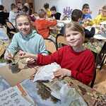 kolorowa_wielkanoc_w_skansenie_uczniowie_klas_3a_odkrywaja_tradycje_podlasia_14.jpg