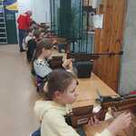 wyjscie_klasy_4a_na_strzelnice_11.jpg