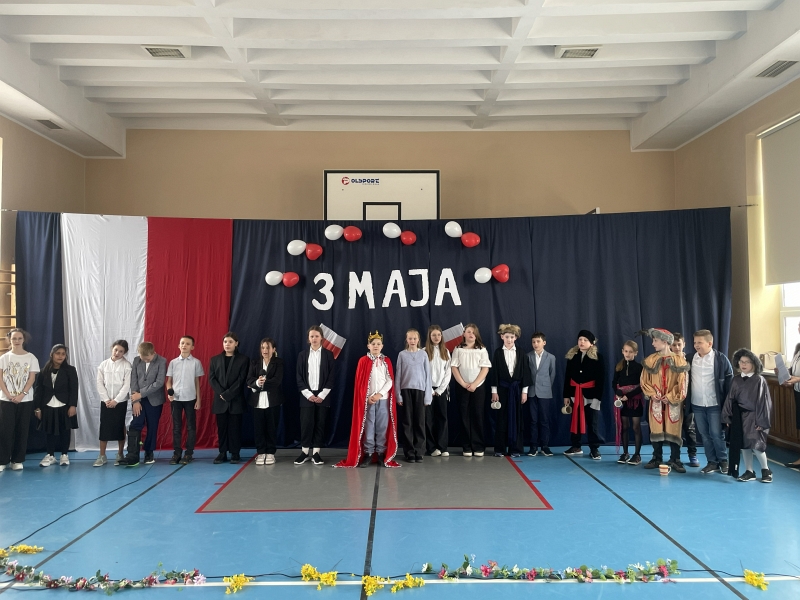 uroczysty_apel_z_okazji_swieta_konstytucji_3_maja_6.jpg