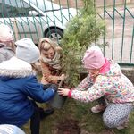 sadzenie_drzewek_przez_klasy_1 (29).jpg